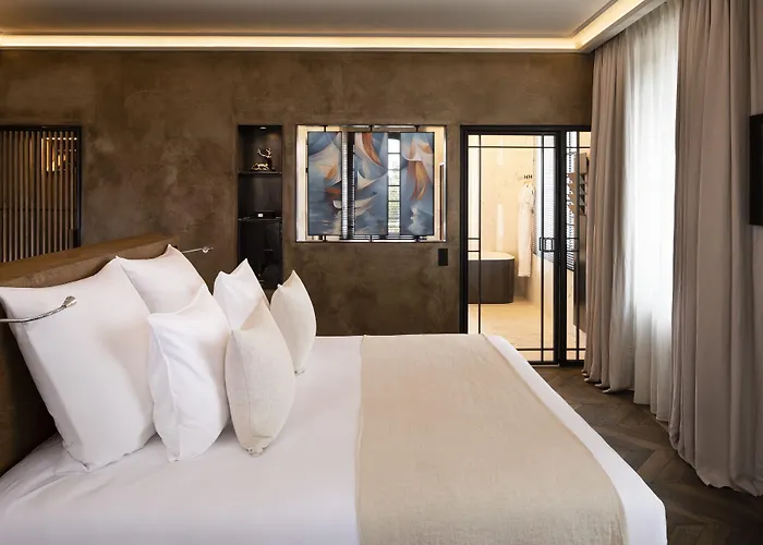 Saint-Delis Hotel & Spa - La Maison Du Peintre - Relais & Chateaux